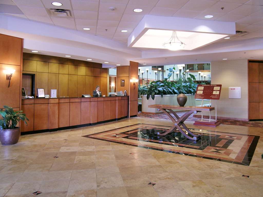 Embassy Suites By Hilton Atlanta Алфарета Интериор снимка